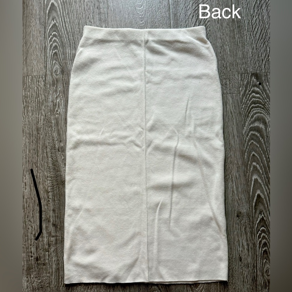 ZARA White Knit Midi Skirt – Minimalist Stretch Fit - Picture 3 of 4